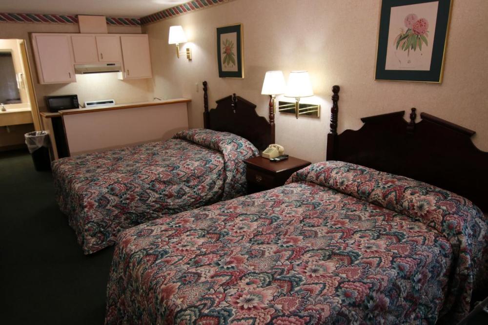 Queen Room interior